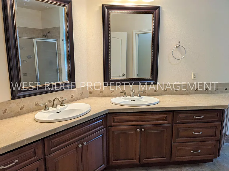 1828 SE Main St — Photo 8