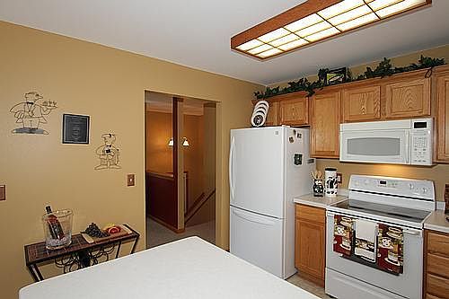 3rd image of 213 Nicholson Ave #213