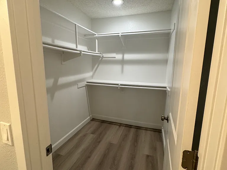 88 Stanford Ct — Photo 11