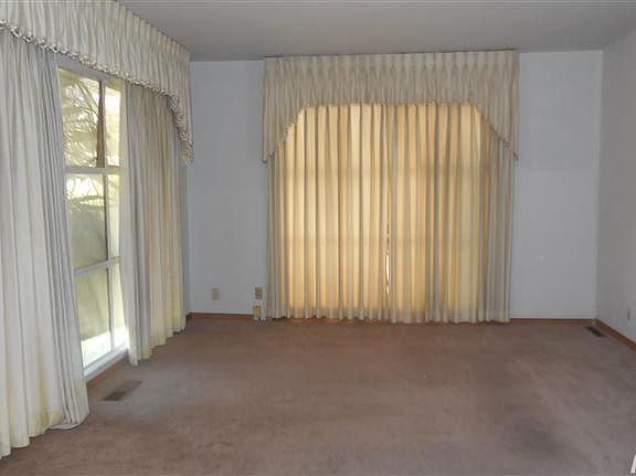 2nd image of 1166 S Hinkley Ave