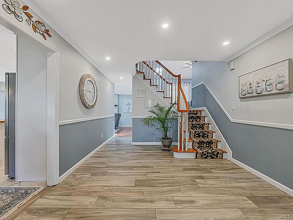 3rd image of 30 Pinewood Drive