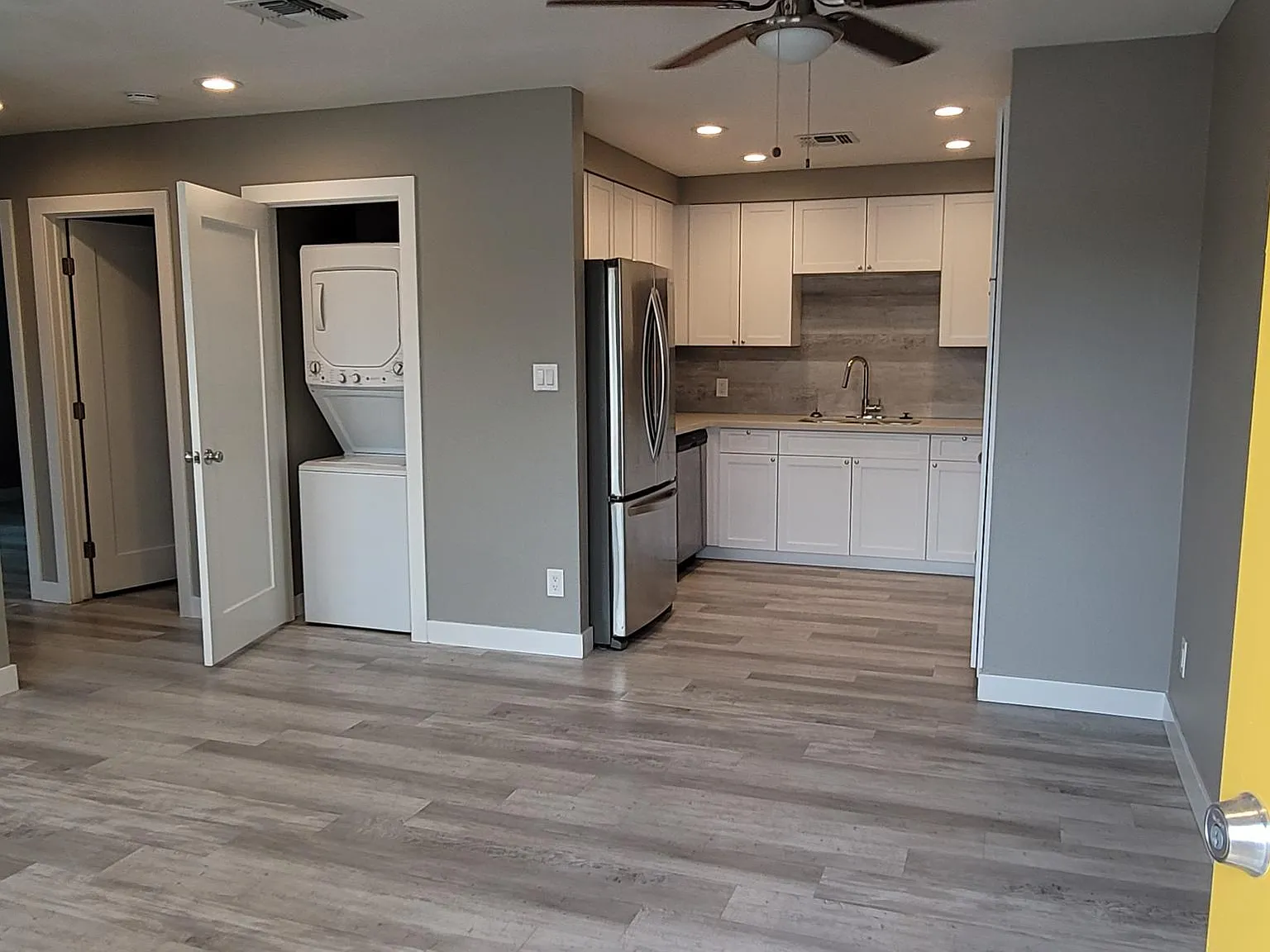 Roosevelt Village — Photo 1