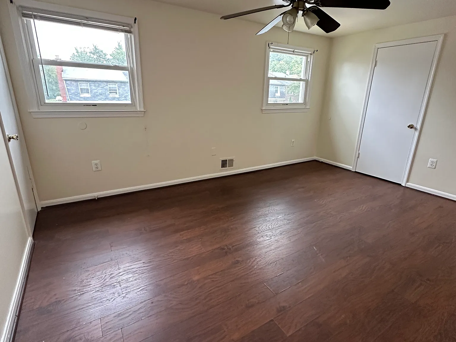 4 bed, 2000 sqft, $2,200 — Photo 4