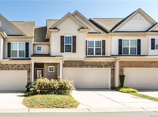 5911 Carrollton Ln, Charlotte, NC 28210