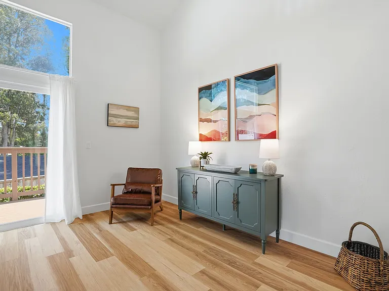 Lovely, fresh & clean furnishings