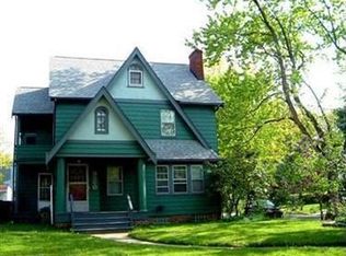 1895 S Compton Rd, Cleveland Heights, OH 44118