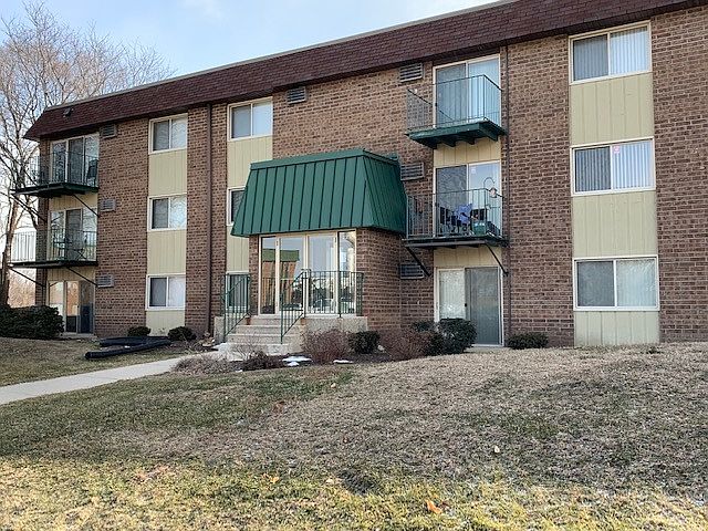 1st image of 225 Springhill Dr APT 205