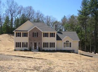 38 Pearl St, Newtown, CT 06482