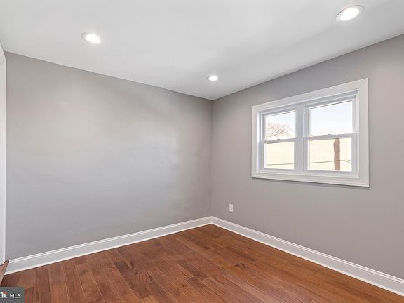 4th image of 2333 E Allegheny Ave