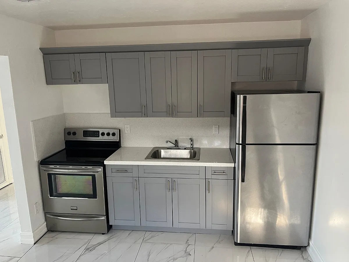 Unit Photo - 2371 NW 61st St