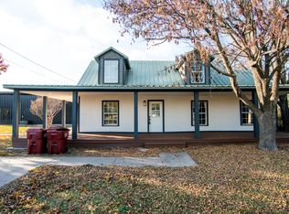 312 S Water St, Savoy, TX 75479