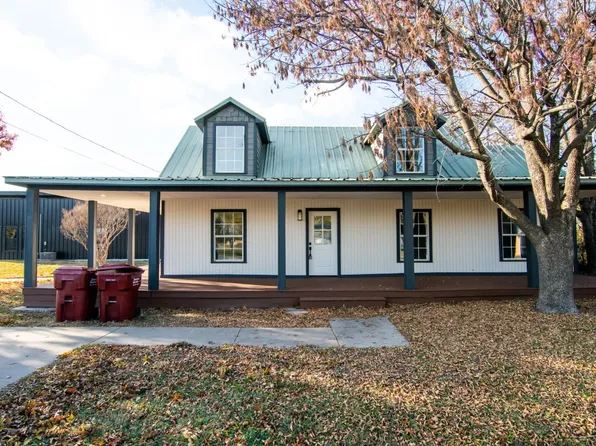 312 S Water St, Savoy, TX 75479