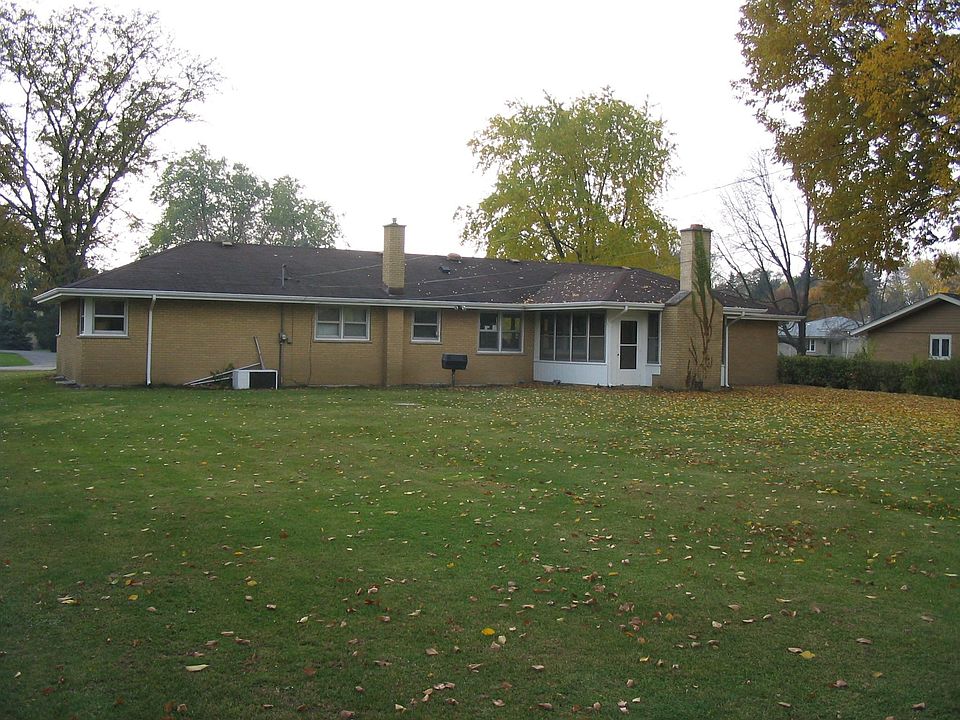 back view of 406 W. Marion Street