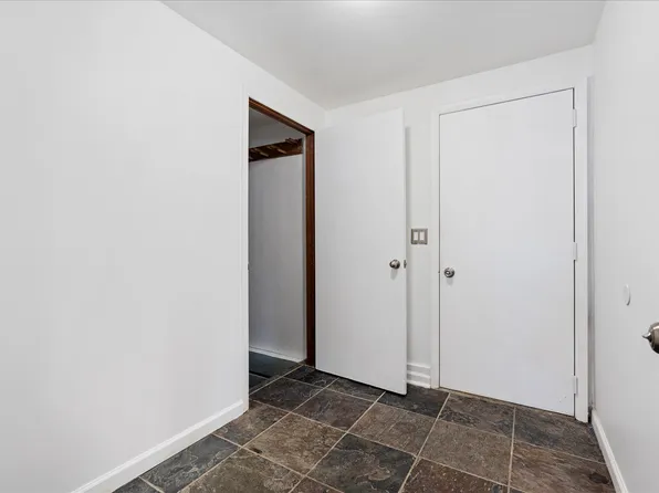 7992 Amor Dr, Clay, NY 13041