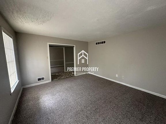 2nd image of 2777 Chiswood St