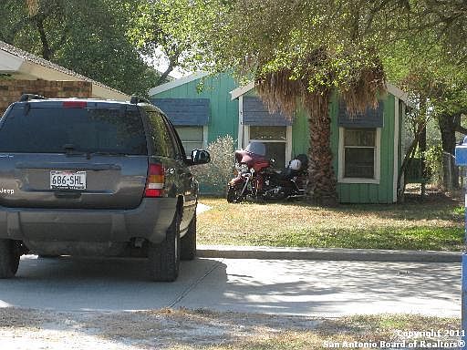 4th image of 1507 S Young St