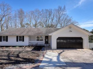9075 Hayes Dr, Gainesville, GA 30506