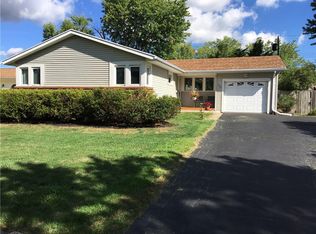 186 Kingsbury Ln, Tonawanda, NY 14150