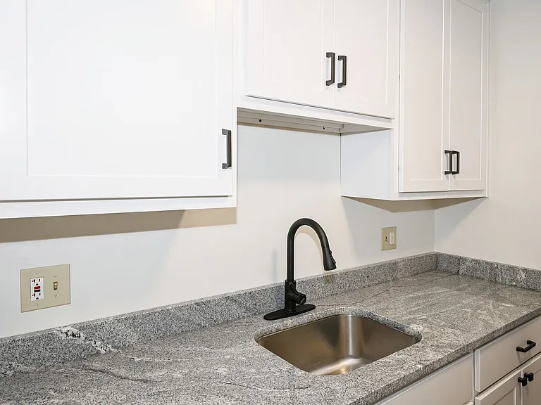 The Ridgeview Apartment — Photo 2