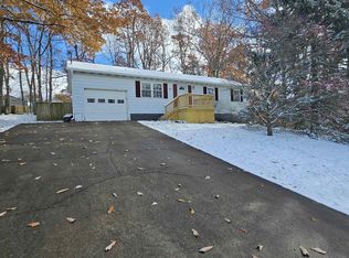 80 Buckingham Rd, Morgantown, WV 26508