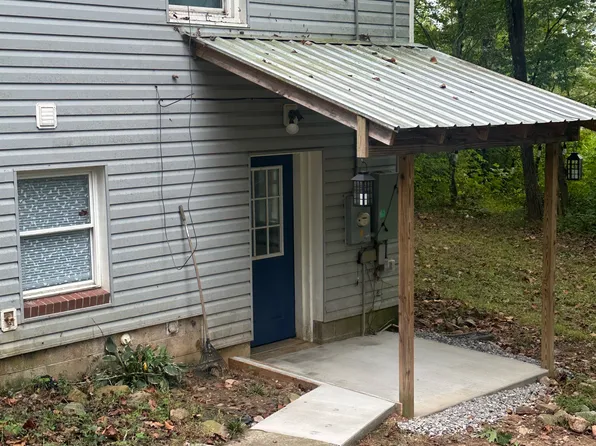 599 Timberlake Rd #2, Green Bay, VA 23942