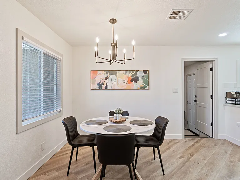 534 Beverly Dr — Photo 12