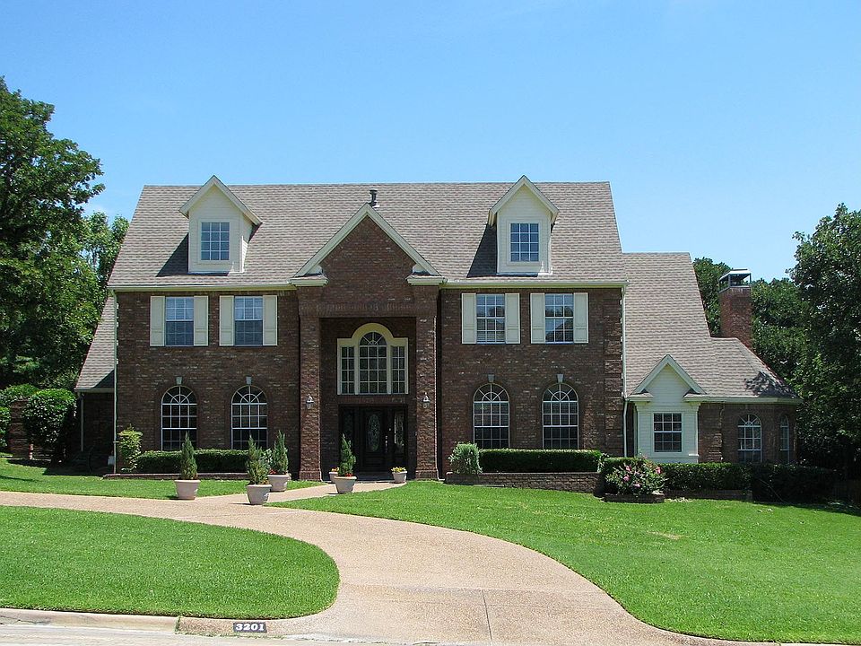 1st image of 3201 Queensbury Way W