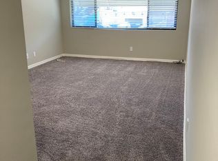255 Kennebec Ave #14, Long Beach, CA 90803