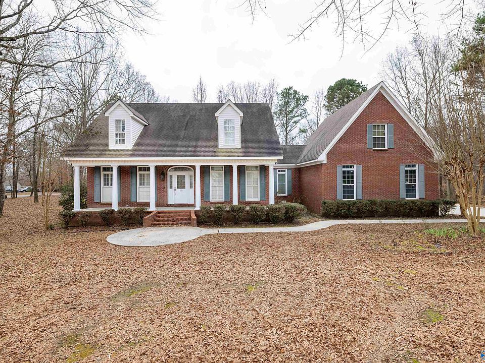 1st image of 121 Brookhaven Ln