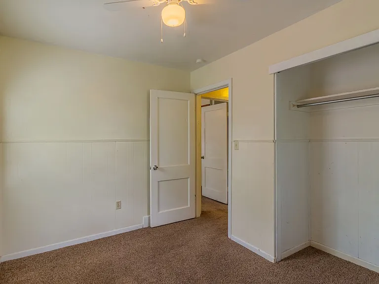 2204 Green Ave — Photo 13