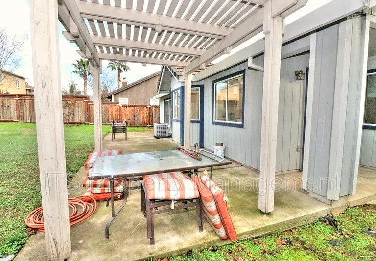 3549 Pine Hollow Way — Photo 48