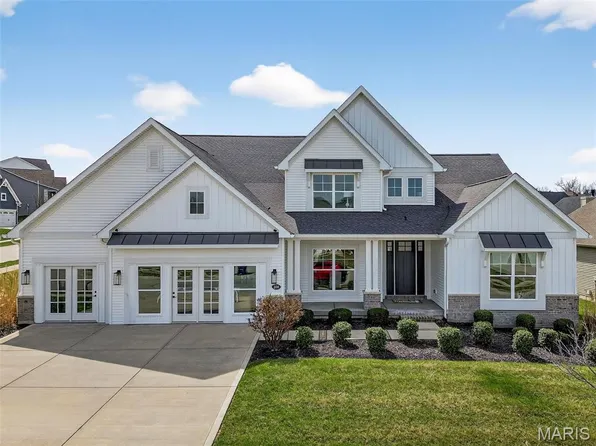 200 Balmoral Gardens Ct, Lake Saint Louis, MO 63367