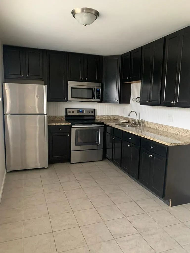 2 bed, 800 sqft, $995 — Photo 3