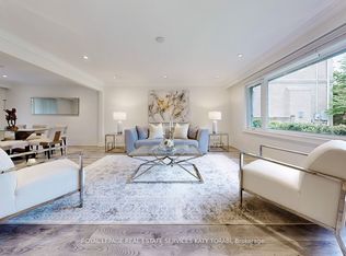 15 Farrington Dr, Toronto, ON M2L2B4