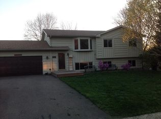 6980 Redwing Ln, Chanhassen, MN 55317