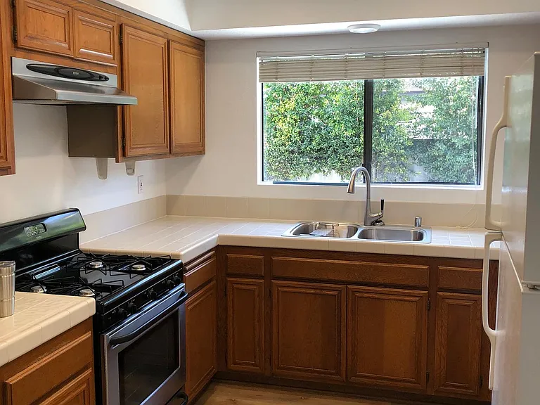 441 Sobre Colinas Pl — Photo 6