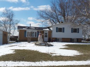 2005 W Hibbard Rd, Owosso, MI 48867