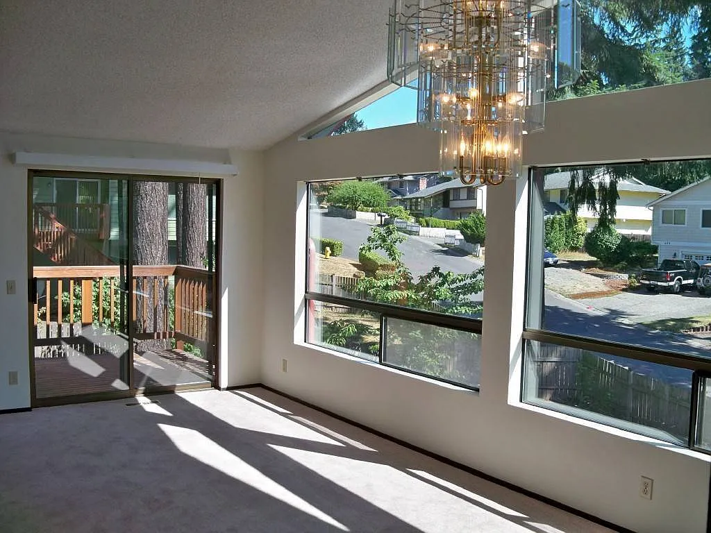 4 bed, 2600 sqft, $1,250 — Photo 4