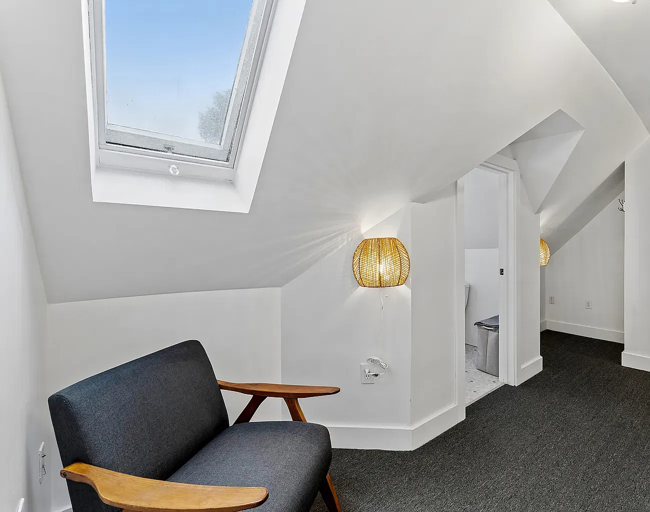 1 bed, 1800 sqft, $1,250 — Photo 1