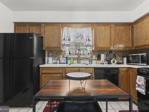 2nd image of 1322 Gabes Pl