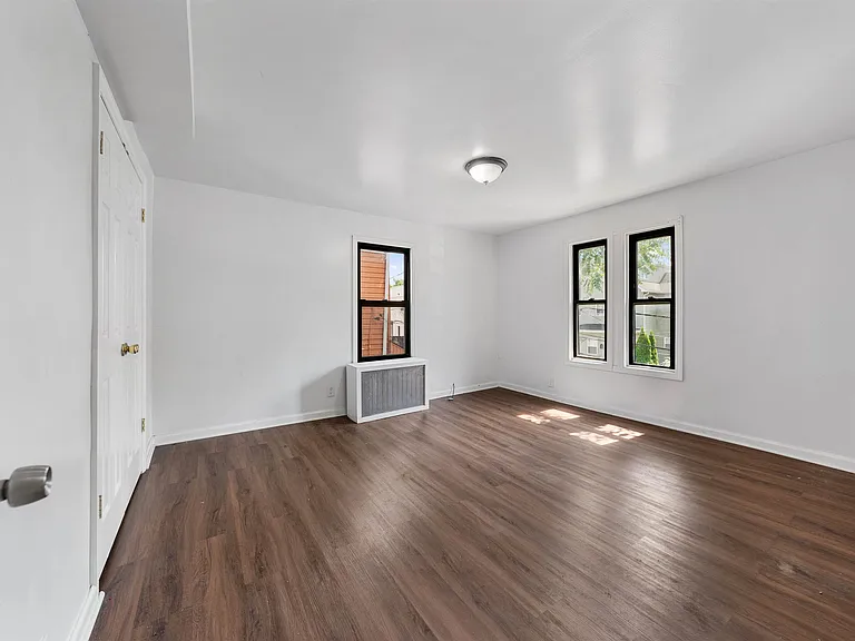 485 Cary St #2 — Photo 11