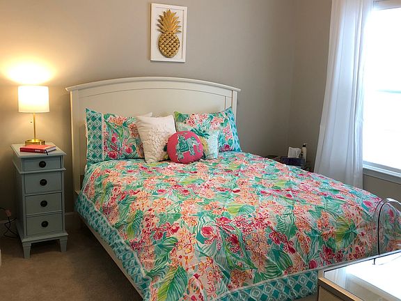 Guest bedroom 