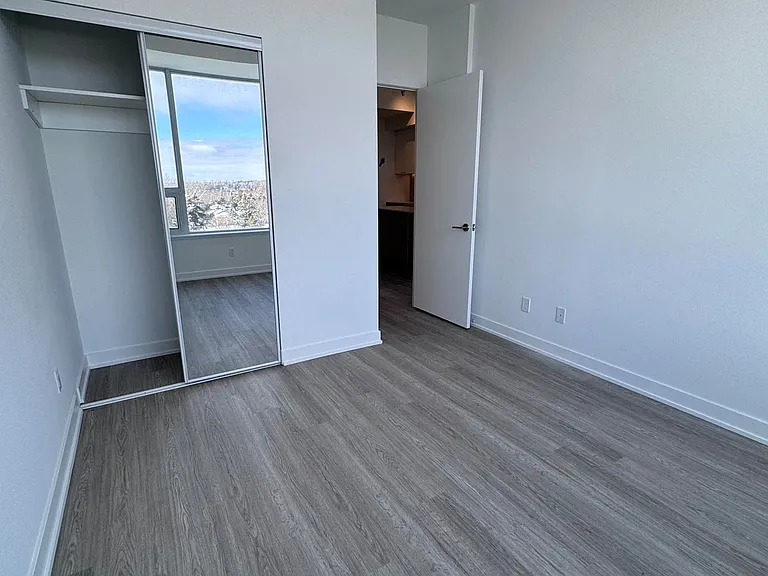 8188 Yonge St #617 — Photo 7