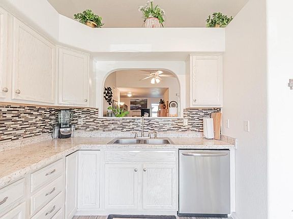 5th image of 745 Ardath Ln