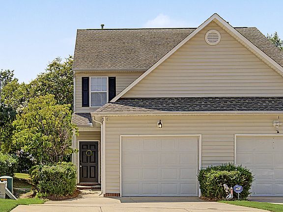 3rd image of 2117 Metacomet Way