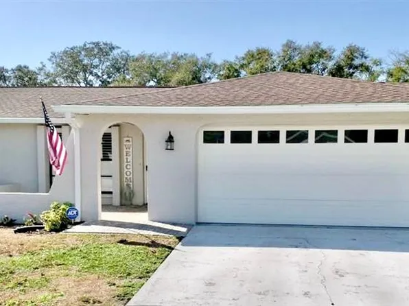 4221 Tall Oak Ln, New Port Richey, FL 34653