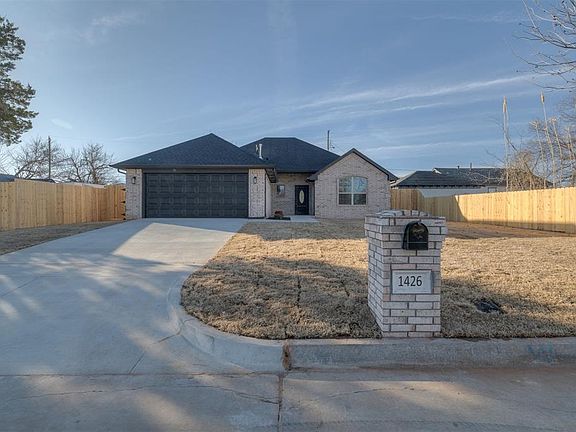 2nd image of 1426 Monticello Ct