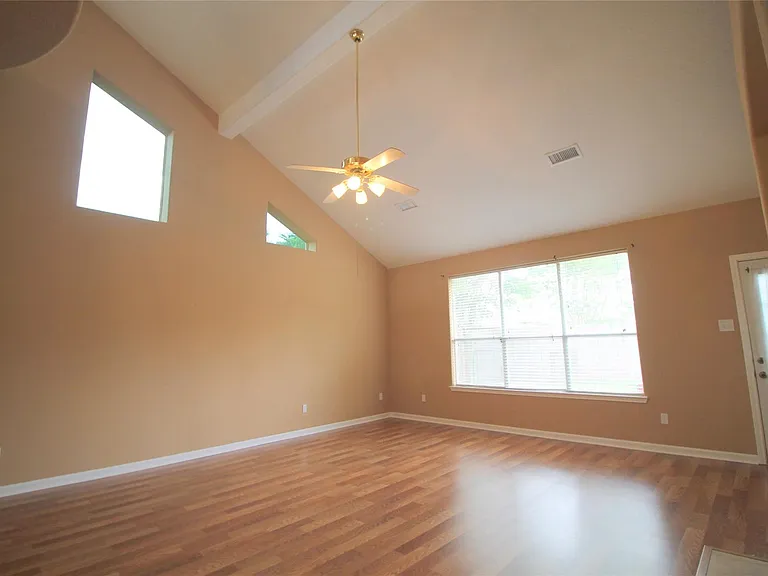 19927 Black Canyon Dr — Photo 7