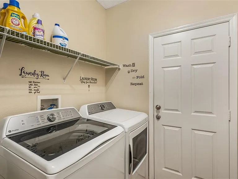 422 Graystone Blvd — Photo 28
