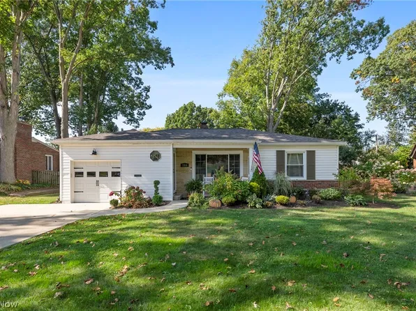 166 Woodhill Dr, Amherst, OH 44001